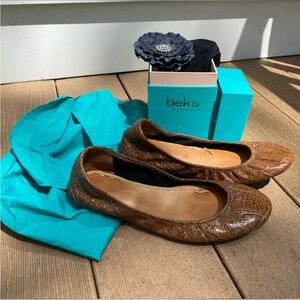 Tieks Siena Brown Croc Leather Ballet Flats Size 7 Includes Box Bag Accessories